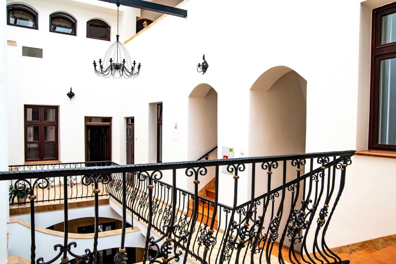 Bed and Breakfast Gosciniec Asticus Ярослав Экстерьер фото