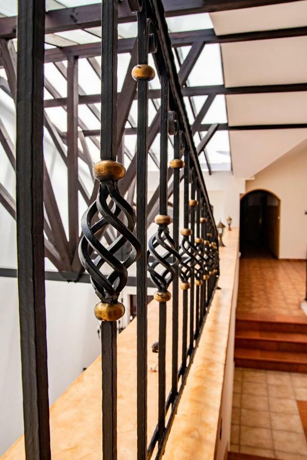 Bed and Breakfast Gosciniec Asticus Ярослав Экстерьер фото