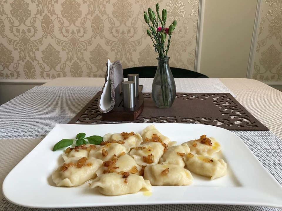 Bed and Breakfast Gosciniec Asticus Ярослав Экстерьер фото
